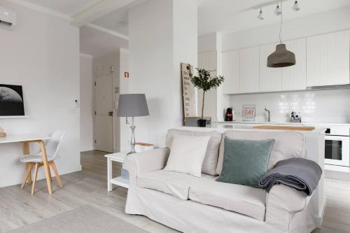 Cozy apartment with terrace - 20 min to Lisbon