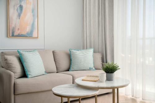 Modern Apartment with Parking and Balcony Close to the Beach by Noclegi Renters