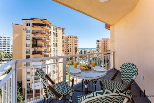 Beachfront place with Balcony & Pool