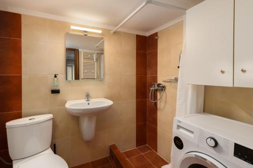 Indiana by halu! Stylish 2BD apartment next to Papafi Metro Station