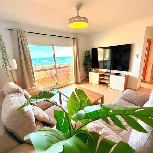 Deluxe Large Apartment Sea Views Benalbeach