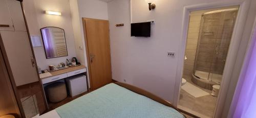 S1 Room FANI