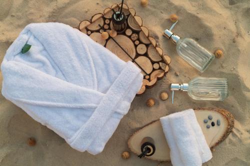 Снимка в галерията на Waves Hotel в Ум Ладж