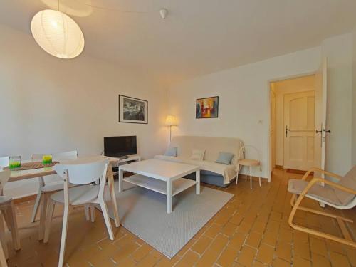 HYE011-316 Appartement 2 pièces avec parking privé - 4 personnes proche du port et de la mer