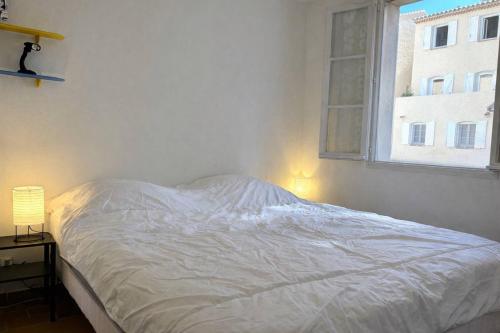 HYE011-316 Appartement 2 pièces avec parking privé - 4 personnes proche du port et de la mer
