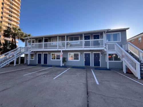 Front Beach Retreat D1 photo 29