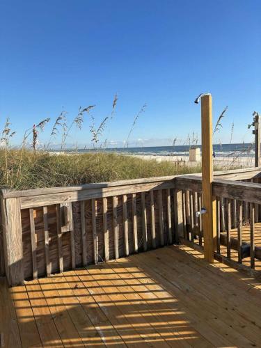 Front Beach Retreat D1 photo 35