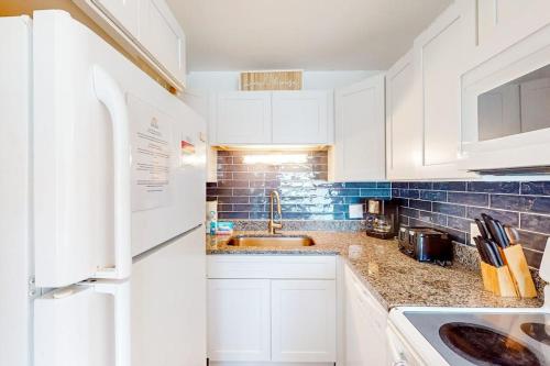 Summit Beach Resort, Unit 704 photo 12