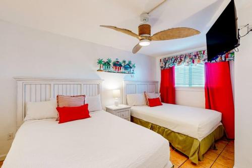 Summit Beach Resort, Unit 704 photo 18