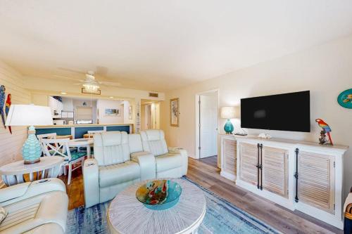 Edgewater Golf Villas #1506 photo 9