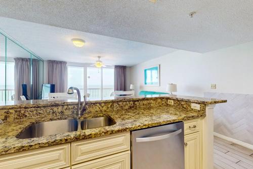 Pelican Beach Resort 502 photo 10