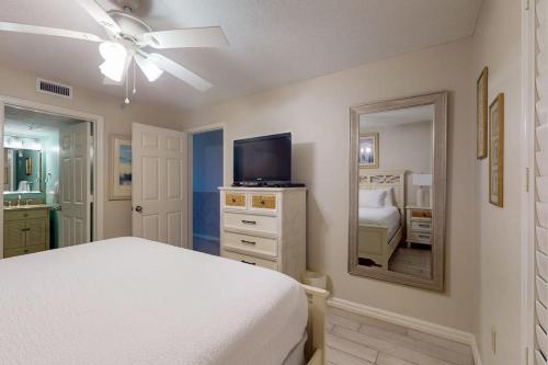 Pelican Beach Resort 502 photo 12