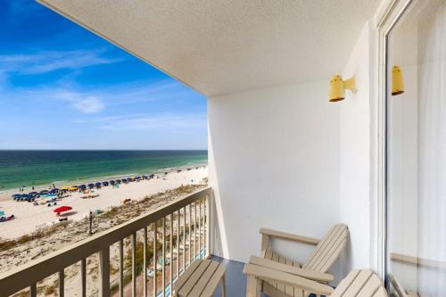Pelican Beach Resort 502 photo 16