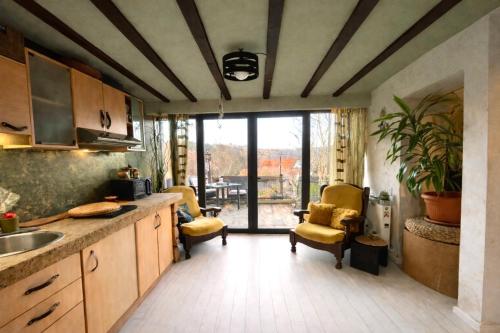 Charming House in Old Town- Private Garden & BBQ