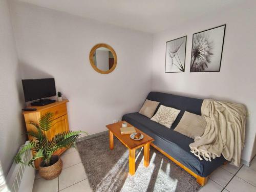 Studio cabine 4 pers, balcon sud, parking, prox centre Luz-St-Sauveur, proche ski et thermes - FR-1-402-72