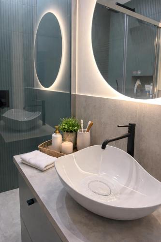 ISOLA - Design flat near Bosco Verticale