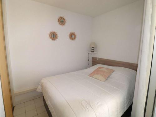 Superbe 2P cabine climatisé avec loggia et grande terrasse, piscines, proche plage au Grau-du-Roi