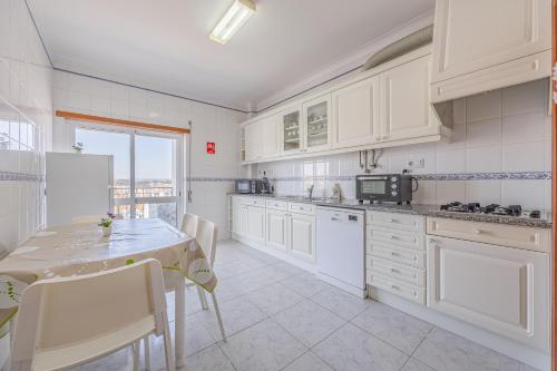 XL Balcony - Panoramic Views - Close to Center