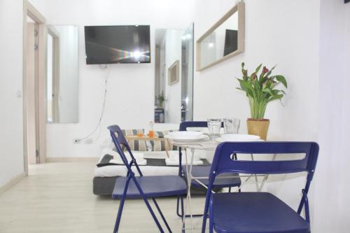 Last floor One-Bedroom Apartment With City View