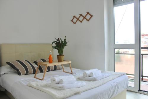 Last floor One-Bedroom Apartment With City View