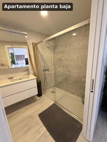 Apartamentos Condal - Dúplex O Planta Baja - Jacuzzi & BBQ solo planta baja