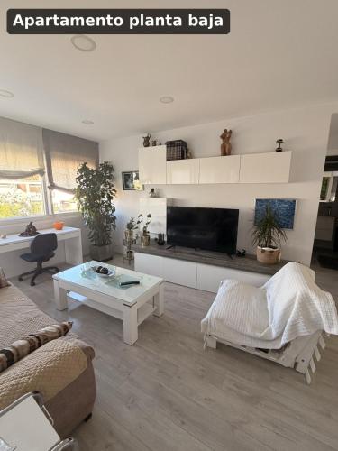 Apartamentos Condal - Dúplex O Planta Baja - Jacuzzi & BBQ solo planta baja