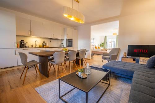 Spacious Apartment in Central Basel near Rhine - Special TOP LUX 14 Apartment, Basel, up to 8 guests