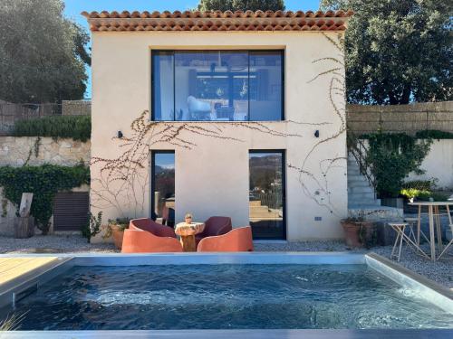 Cosy tiny House - private jacuzzi - panoramic view in St-Paul-de-Vence