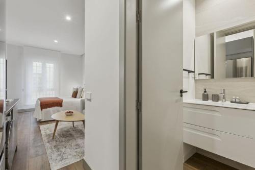 Cozy Studio Retreat in Charming Chamberí