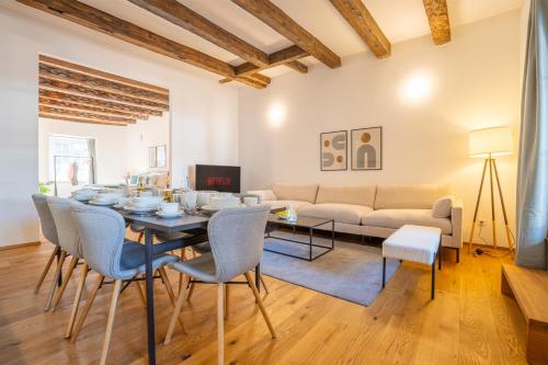 Spacious Apartment in Central Basel near Rhine - Special TOP LUX 24 Apartment, Basel, up to 8 guests