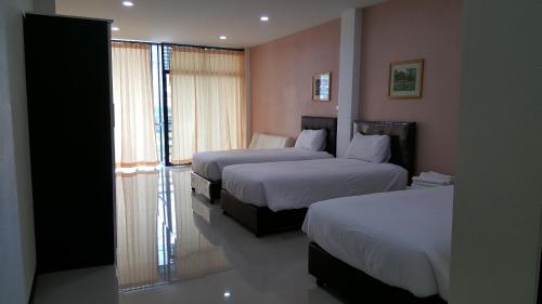 Gallery image of Charoensuk Grand Hotel in Kabin Buri