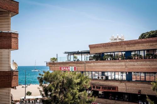 Cozy Sea View Apartment 50m to Beach Terrace