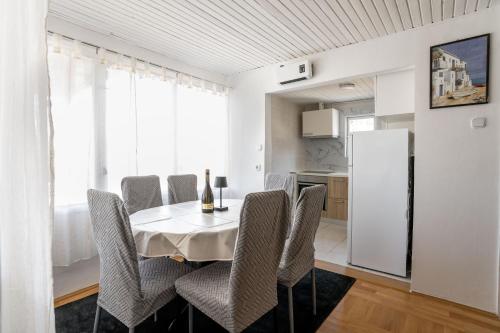 Villa Malinka Private Pool 150m to Beach Garden & BBQ