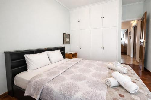 Sunny Terrace Sea View Apt in Piraeus by ΜΡS