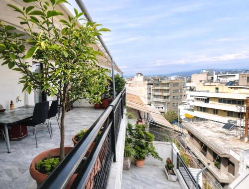 Sunny Terrace Sea View Apt in Piraeus by ΜΡS