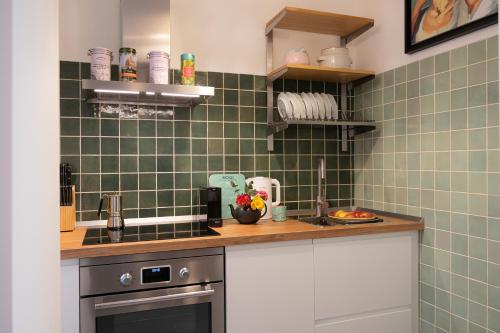 TrastevereHome - Sunny Flat - Balcony near Station