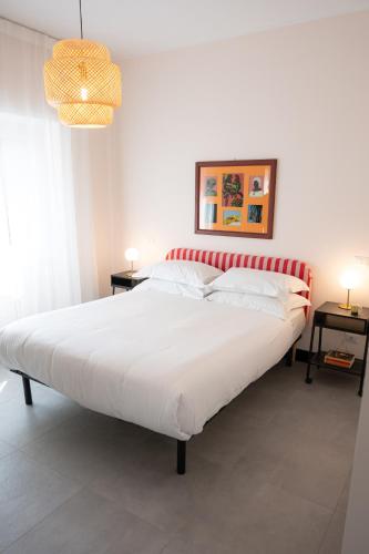 TrastevereHome - Sunny Flat - Balcony near Station