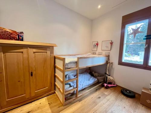 Stylish Modern Family Apartment close to the lifts