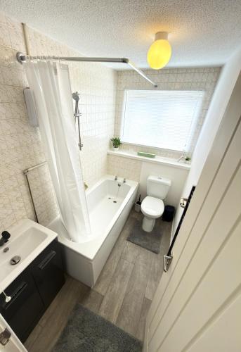 Modern 2BR Near City Centre -free Parking-Garden 6-8 photo 9