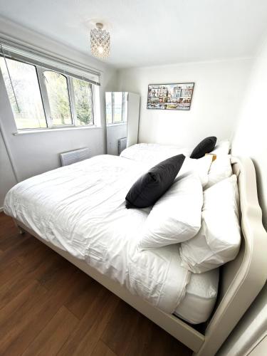 Modern 2BR Near City Centre -free Parking-Garden 6-8 photo 24