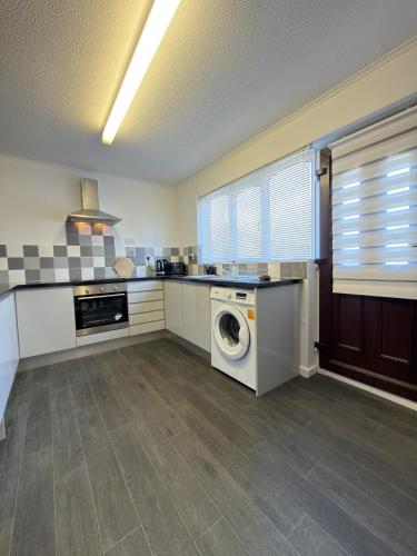 Modern 2BR Near City Centre -free Parking-Garden 6-8 photo 20