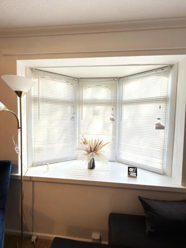 Modern 2BR Near City Centre -free Parking-Garden 6-8 photo 23