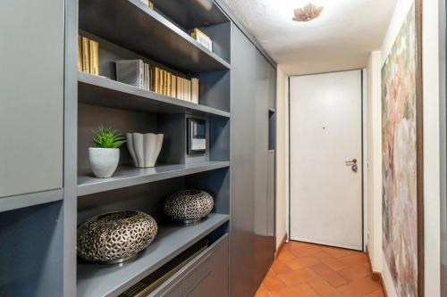 Duomo Prestige Suite - Historic Stay in Milan