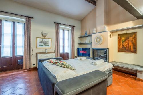 Duomo Prestige Suite - Historic Stay in Milan