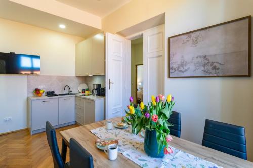 Spirit, 2-bedroom in the Old Town