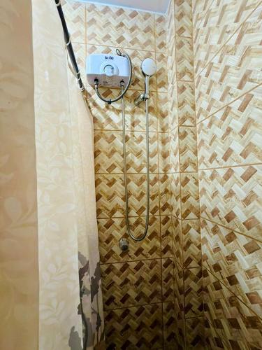 a shower in a bathroom with a shower at Casa 1er Piso in Punta Hermosa