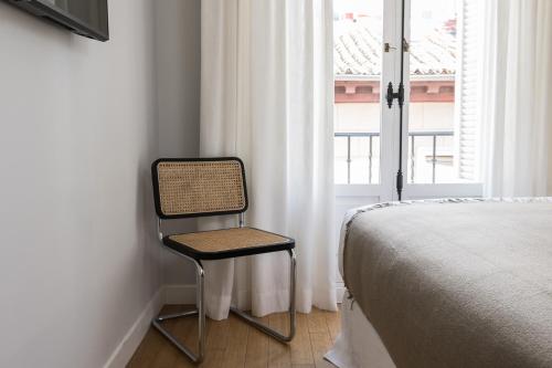 Edmond Vibes Plaza de España Suites photo 65