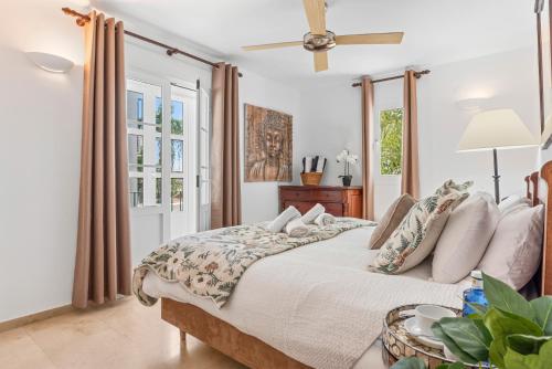 Benavista 1-Bed Apartment with Pool & Terrace