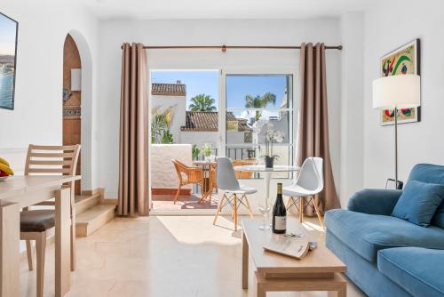 Benavista 1-Bed Apartment with Pool & Terrace