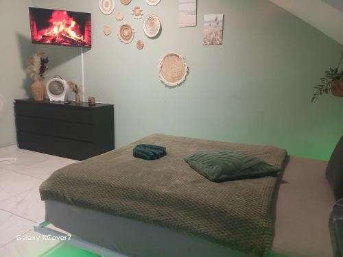 City Honor Green Room